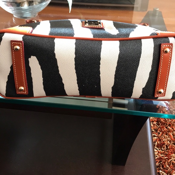 Dooney & Bourke - Picture 4 of 8